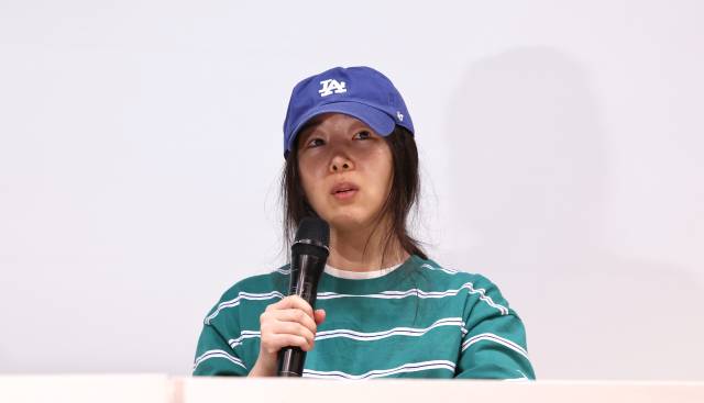 민희진 어도어 대표가 25일 서울 서초구 한국컨퍼런스센터에서 기자회견을 통해 입장을 발표하고 있다. 연합뉴스
