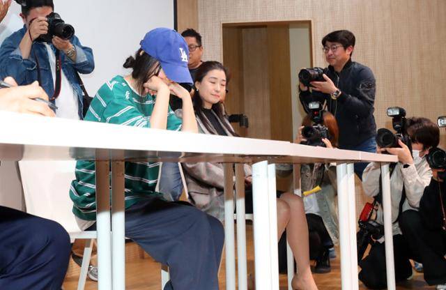 그룹 뉴진스 소속사 민희진 어도어 대표가 25일 서울 서초구 한국컨퍼런스센터에서 기자회견을 하고 있다. 뉴시스