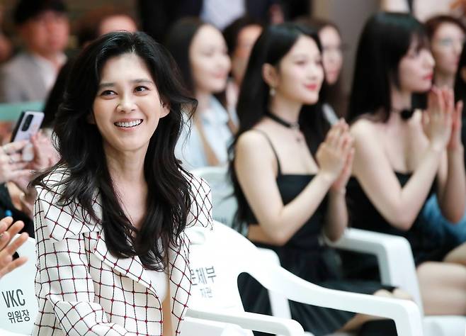 이부진 신라호텔 사장이 26일 인천공항 1터미널 밀레니엄홀에서 열린 ‘한국방문의 해 환영주간 개막식’에 참석해 미소를 짓고 있다. 사진=뉴스1