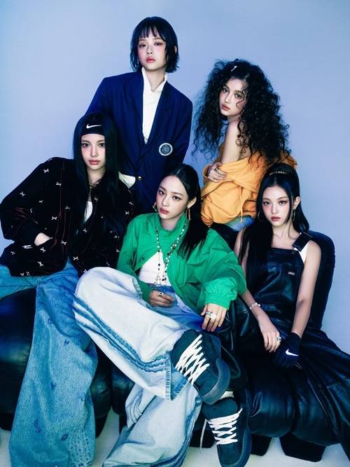 뉴진스 재킷, 뉴진스(NewJeans)가 힙하고 스포티한 감성으로 팬들 곁으로 돌아온다. 사진=어도어