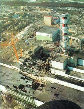 폭발 직후의 체르노빌 원전 4호기 모습./사진=위키피디아