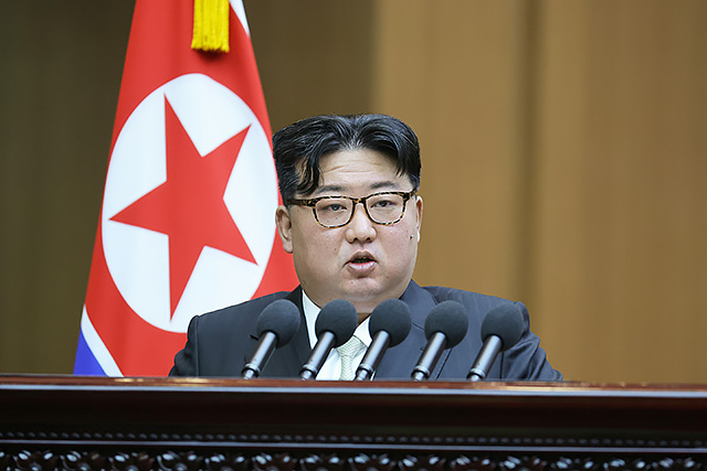 ▲ 지난 1월 16일 북한 관영매체 <조선중앙통신>은 김정은 북한 국무위원장이 15일 시정연설을 가졌다고 보도했다. ⓒ로동신문=뉴스1