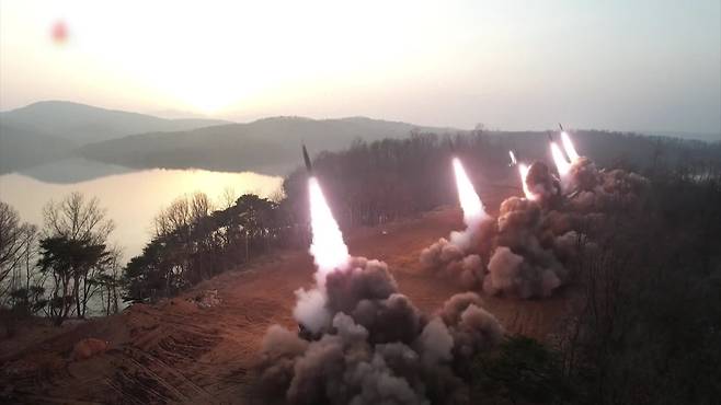 조선중앙TV, 북한의 ‘탄도 미사일’ 발사 장면