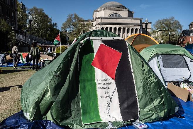 팔레스타인 지지 시위 벌이는 컬럼비아대 학생들 [게티이미지. 자료사진. 재판매 및 DB 금지]