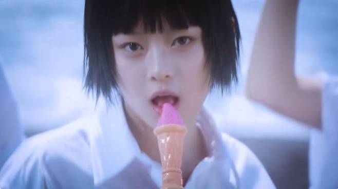 사진 = 하이브 레이블즈 유튜브 '버블 검' 영상 갈무리