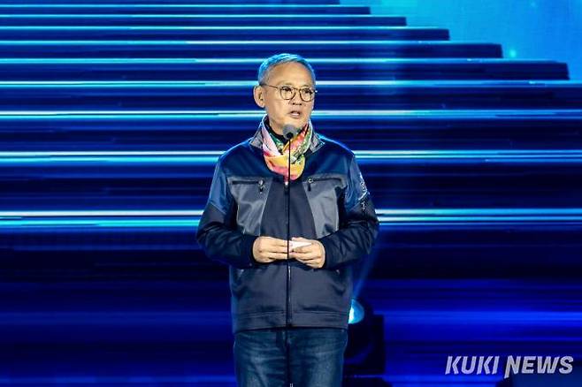 지난해 11월15일 오후 5시 부산 벡스코 컨벤션홀 그랜드볼룸에서 ‘2023 대한민국 게임대상’ 시상식이 열렸다. 유인촌 문화체육관광부 장관이 참석해 발언하고 있다. 쿠키뉴스 자료사진