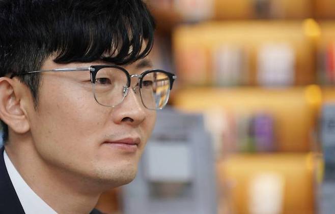 박충권 국민의힘 비례대표 당선인이 2일 서울 여의도 국회 의원회관에서 쿠키뉴스와 인터뷰하고 있다. 사진=박효상 기자