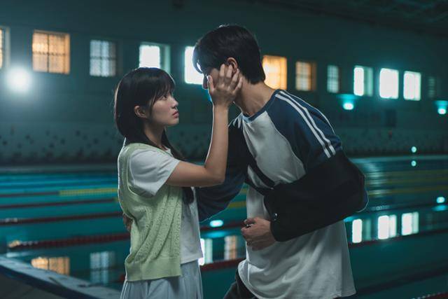 드라마에서 선재는 수영선수로 활동하다 다친다. tvN 제공