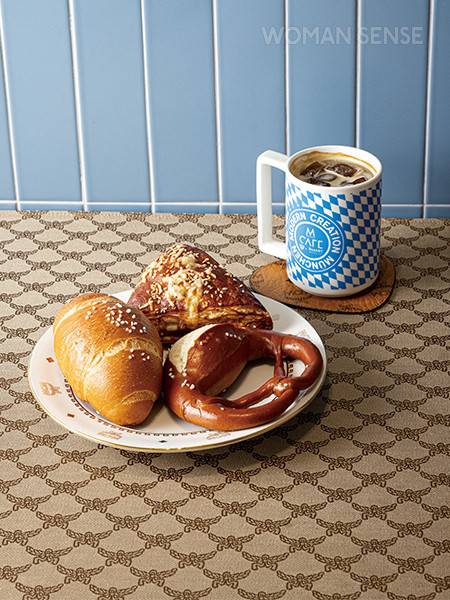 브레첼, 소금빵, 라우겐에케 등 브로트아트에서 맛볼 수 있는 다양한 독일 빵.