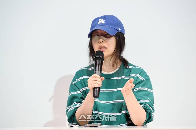 경영권 탈취 시도 의혹을 받고 있는 민희진 어도어 대표가 25일 오후 서울 서초구 한국컨퍼런스센터에서 기자회견을 하고 있다. 2024. 4. 25. 박진업 기자 upandup@sportsseoul.com