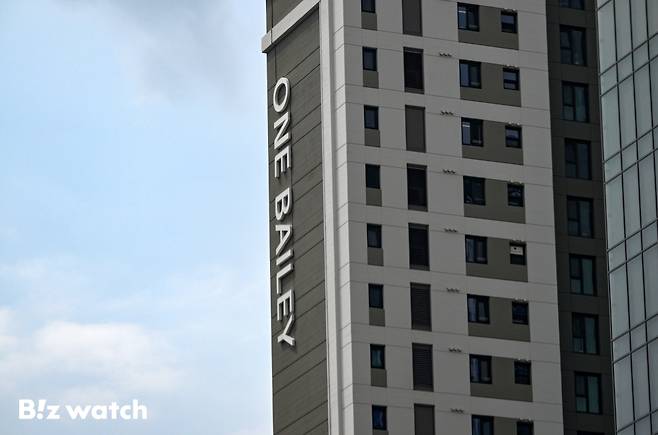 서울 서초구 반포동 '래미안 원베일리'가 1가구에 대한 일반 분양을 진행한다. 시세 차익은 20억원에 달할 것으로 예상되고 있다. 사진은 20일 래미안 원베일리 모습./사진=이명근 기자 qwe123@