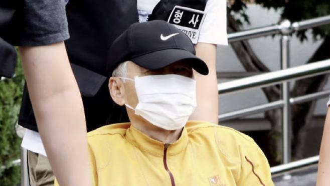 경북 봉화군 소천면사무소에서 엽총을 난사해 공무원 2명을 숨지게 한 김 씨(77).(사진=뉴스1)