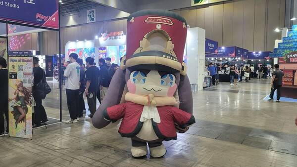 - 폼폼 차장도 행사를 즐기러 왔다