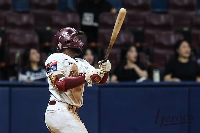 23일 고척 NC전에서 타격하는 키움 로니 도슨. 키움 히어로즈 제공