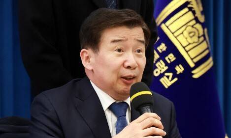 유철환 국민권익위원장. 연합뉴스