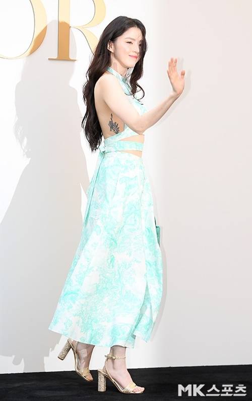 한소희는 디올 행사에 참석해 세련되고 우아한 스타일을 뽐냈다. 사진=천정환 기자