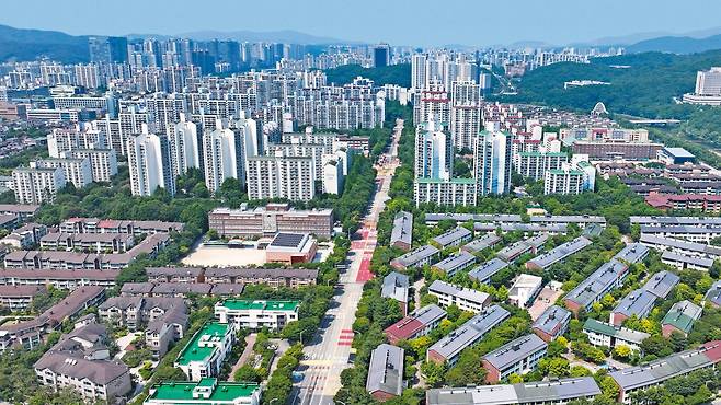 1기 신도시로 조성돼 지난 1991년부터 입주한 경기도 성남시 분당구의 주거 단지 모습./연합뉴스