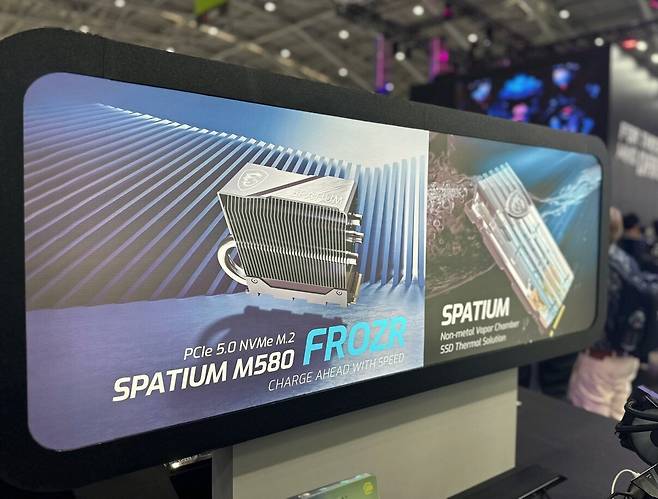 ▲ SPATIUM M580과 SPATIUM 제품군을 모아둔 스토리지 부스