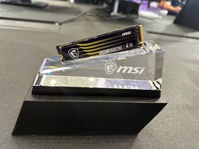 ▲ SPATIUM SSD 제품이 보인다