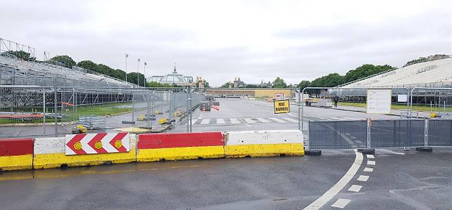 한창 공사가 진행 중인 파리올림픽 양궁경기장 앵발리드 광장. 사진=이석무 기자