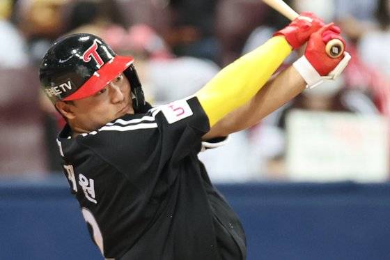 LG 이재원. 아쉬움을 뒤로하고 지난 10일 충북 논산 육군훈련소로 입대했다. 연합뉴스