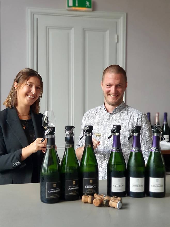 롬바흐 수출매니저 실방 뒤페르몽(Sylvain Dufermon)과 홍보담당 이자벨 크룬(Isabelle Kroun). 최현태 기자