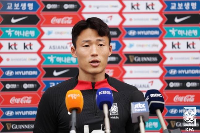 손준호가 취재진의 질문에 답하고 있다. /사진=대한축구협회 제공