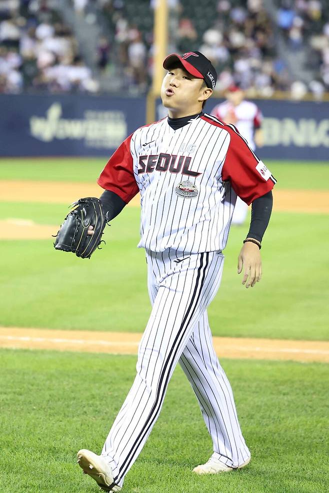 ▲ LG 김영준은 431일 만의 1군 등판에서 3이닝 무실점으로 구원승을 거뒀다. ⓒ LG 트윈스