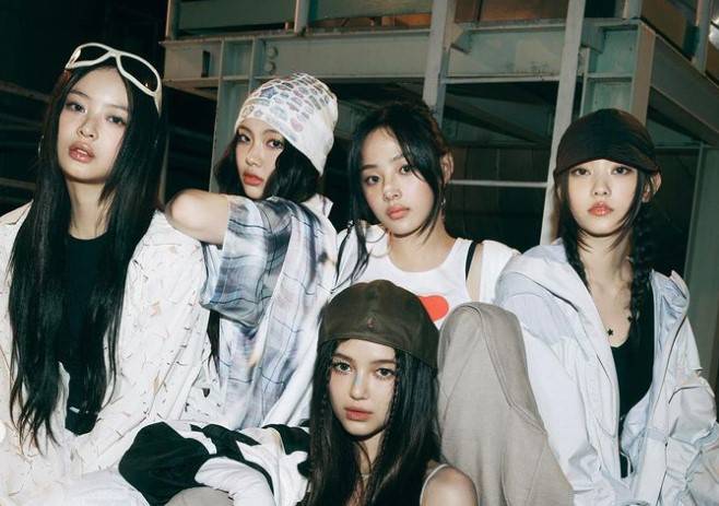 게임 '배틀그라운드'(PUBG: BATTLEGROUNDS)와 컬래버레이션 한 뉴진스가 게임 내에서 성희롱을 당했다는 논란이 커지고 있다. /사진=뉴진스 공식 인스타그램