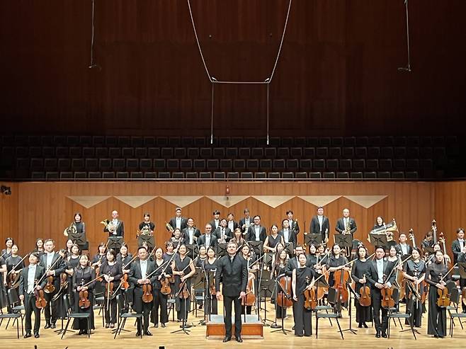 바실리 페트렌코가 지휘한 서울시향 정기연주회에 객원 연주자로 참여한 이원석 KBS교향악단 수석/고승희 기자