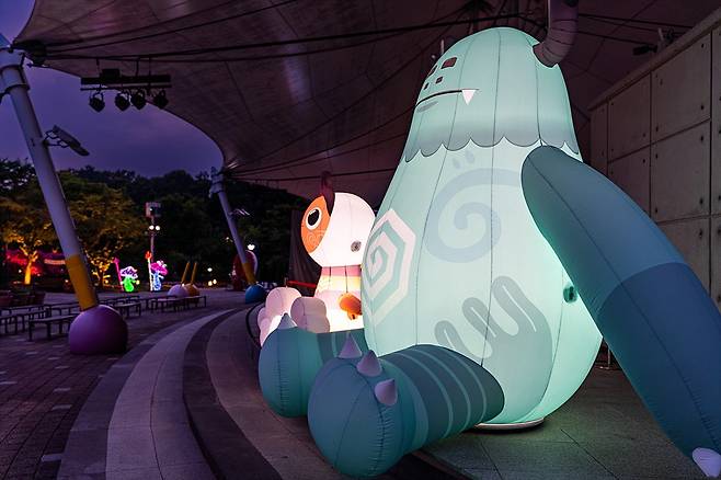 연인, 가족 취향 모두 맞춤. 나이트 유니버스