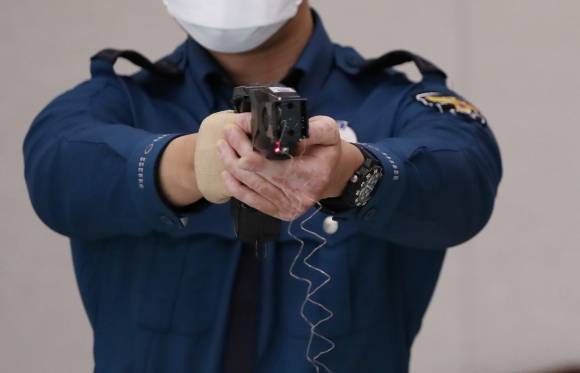 테이저건 자료사진. 연합뉴스