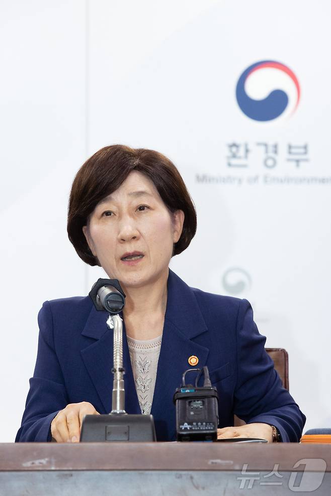 한화진 환경부 장관이 3일 정부세종청사에서 출입기자단과 간담회를 갖고 있다. (사진제공=환경부)
