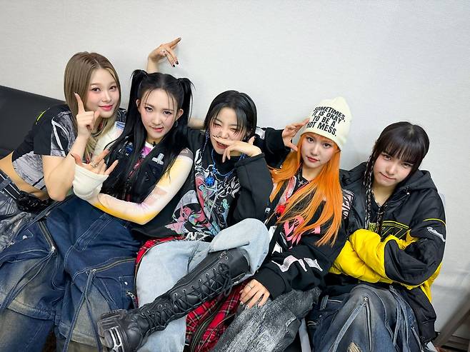 영파씨의 ‘XXL’은 서태지와 아이들의 ‘컴백홈’을 오마주해 주목받았다. ⓒRBW, DSP미디어, 비츠엔터테인먼트