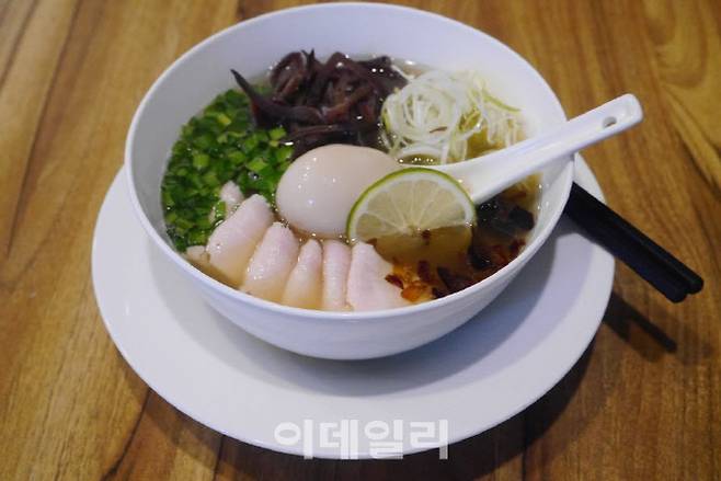 닭국물로 인기를 끌고 있는 오레노라멘의 시오라멘