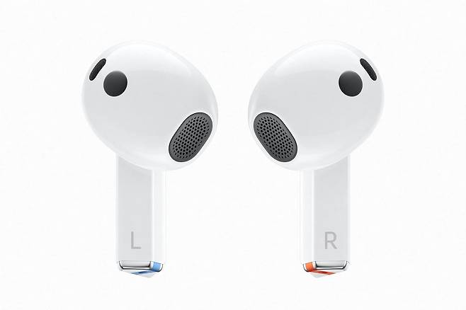 갤럭시 버즈3 화이트./삼성전자 제공