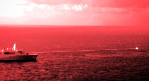 Áö³ 2021³â 12¿ù Áßµ¿ ¾Æµ§¸¸¿¡¼ ¹Ì ÇØ±ºÀÇ »ó·ú°½ÀÇÔ¿¡¼ ·¹ÀÌÀú ¹«±â¸¦ ¹ß»çÇØ ÇØ»ó ¸ñÇ¥¹°À» ¸íÁß½ÃŰ´Â Àå¸éÀ» ÂïÀº Àû¿Ü¼± »çÁø. »çÁø Á¦°ø=¹Ì ÇØº´´ë