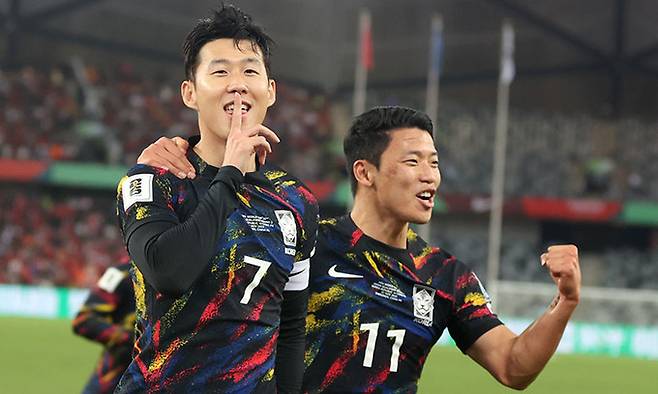 손흥민과 황희찬. 신화연합뉴스