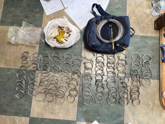 제주서 A 씨 등이 오소리 포획에 사용한 도구(올무). 제주도 자치경찰단 제공