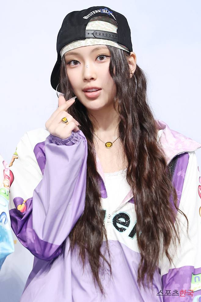 '2024 SBS 가요대전 Summer' 블루카펫 행사에 참석한 그룹 뉴진스(NewJeans) 혜인. ⓒ이혜영 기자 lhy@hankooki.com