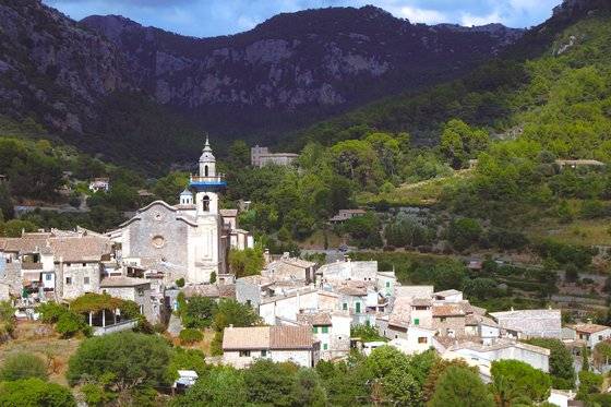 팔마에서 20㎞ 떨어진 발데모사. 1838년 쇼팽이 그의 연인 조르주 상드와 함께 이 곳 수도원에서 지냈다고 하여 유명해졌다. 사진 김은덕, 백종민