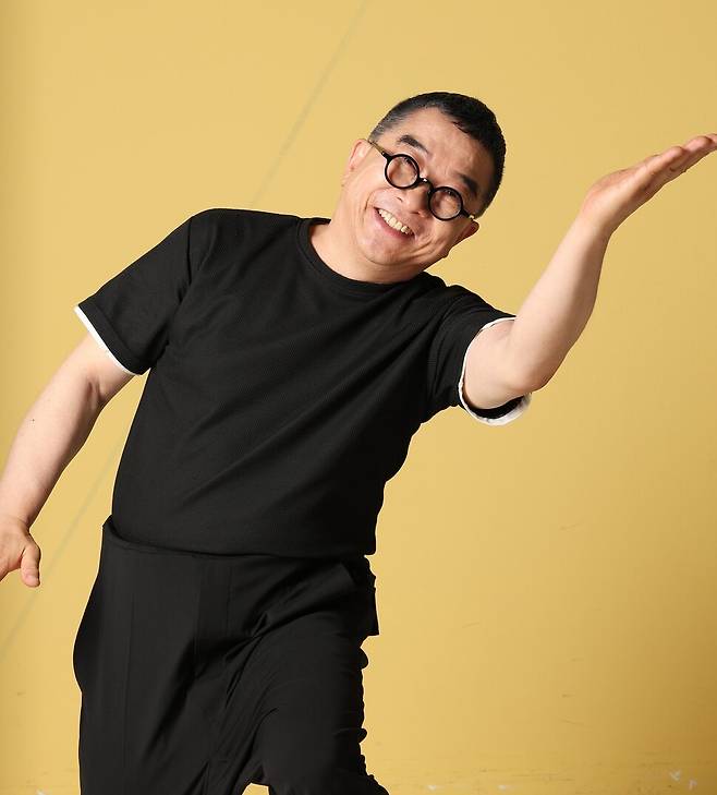 33년 만에 가요 앨범을 발표하는 가수 김수철. 김정효 기자 hyopd@hani.co.kr