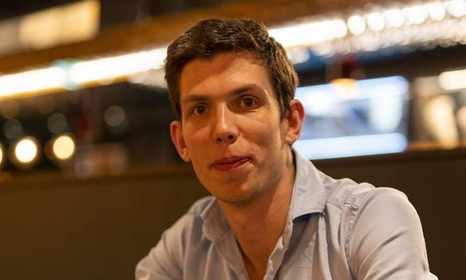 2022년 7월 동아사이언스와 만난 제임스 메이나드 영국 옥스퍼드대 교수. 수학동아 제공