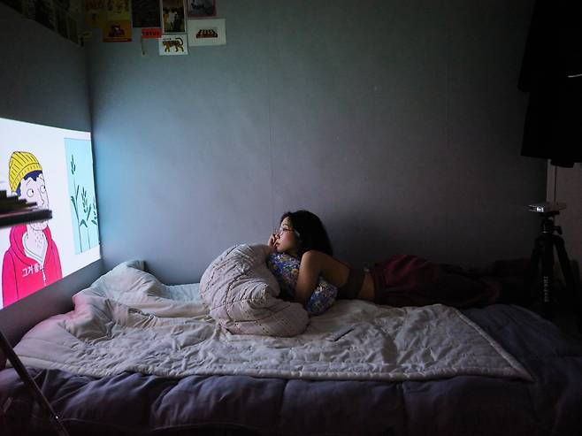 1인가구 프로젝트 중 영어학원 강사의 원룸 , 2024, 서울 신림동/ 사진가 심규동