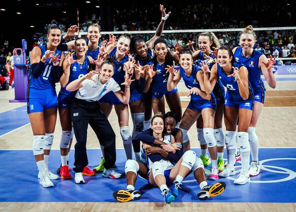 2024 파리올림픽 '세계랭킹 1위 이탈리아' 女배구 첫 준결승 진출 환호.(사진출처=FIVB)