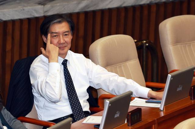 ▲2일 오후 국회 본회의에서 조국혁신당 조국 대표가 생각에 잠겨있다. ⓒ연합뉴스