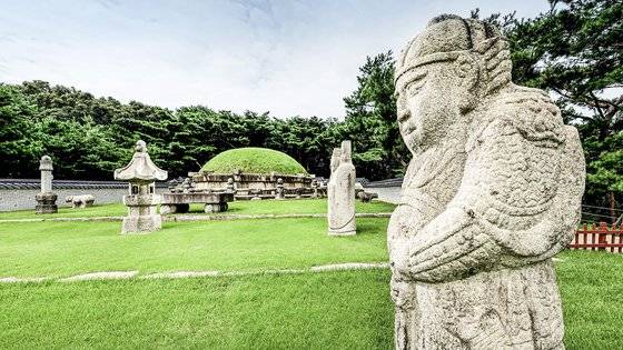 선릉 능침과 무석인. 사진 문화재청 국가문화유산포털 제공. 연합뉴스