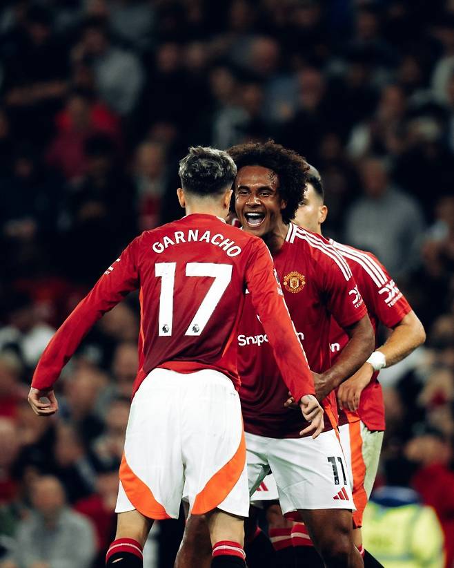 17일 올드 트래포드에서 열린 맨유와 풀럼의 2024~25시즌 EPL 1라운드. 맨유 지르크지(11번)이 득점 후 환호하고 있다. 사진=맨유 SNS