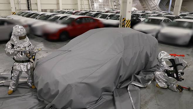 현대글로비스가 완성차 해상운송시 발생할 수 있는 화재에 대비해 선내 맞춤형 대응 시스템을 강화했다