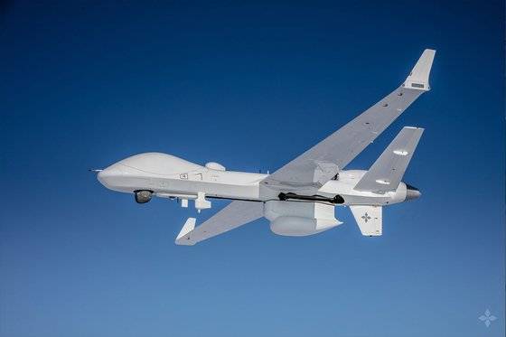 동체 하단에 해상감시 레이더를 장착한 MQ-9B 시가디언. GA-ASI